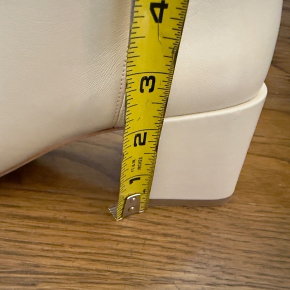 Vince Kaye Bootie Light Beige Leather 9 NWOT - Picture 4 of 14